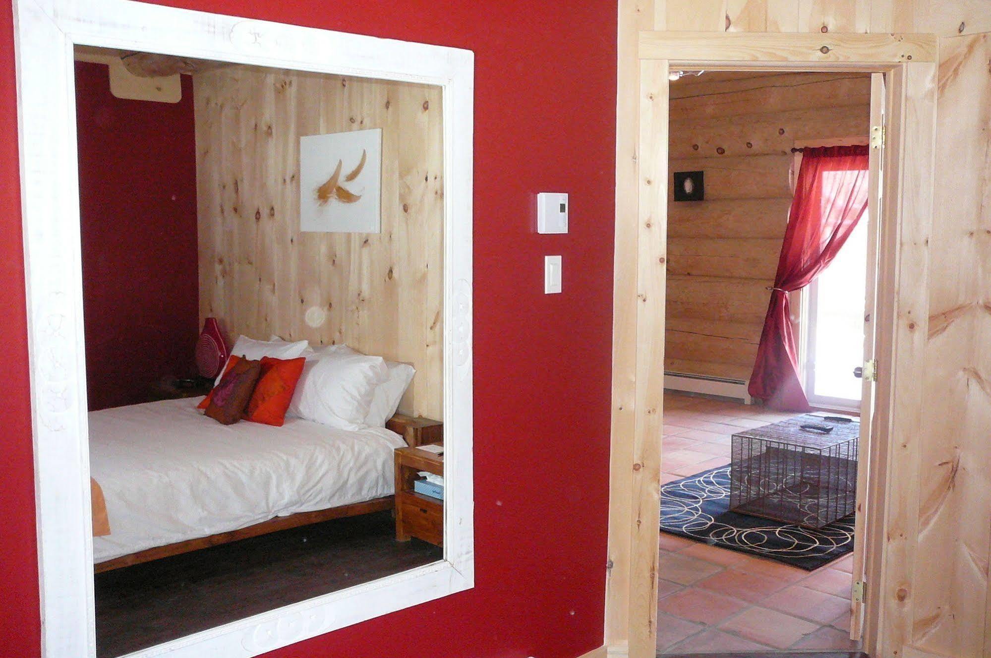 Lac-Simon Auberge Couleurs De France מראה חיצוני תמונה